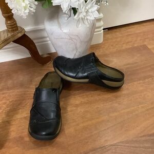 ROMIKA Leather Clogs size 38 - 8